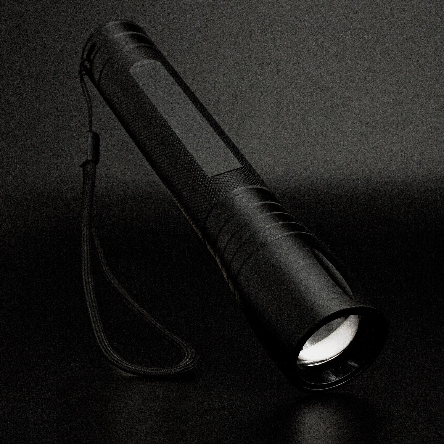 Swiss Peak 10W Cree Torch - Image 5