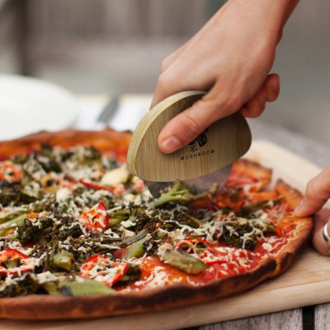 NATURA Bamboo Pizza Cutter - Image 5