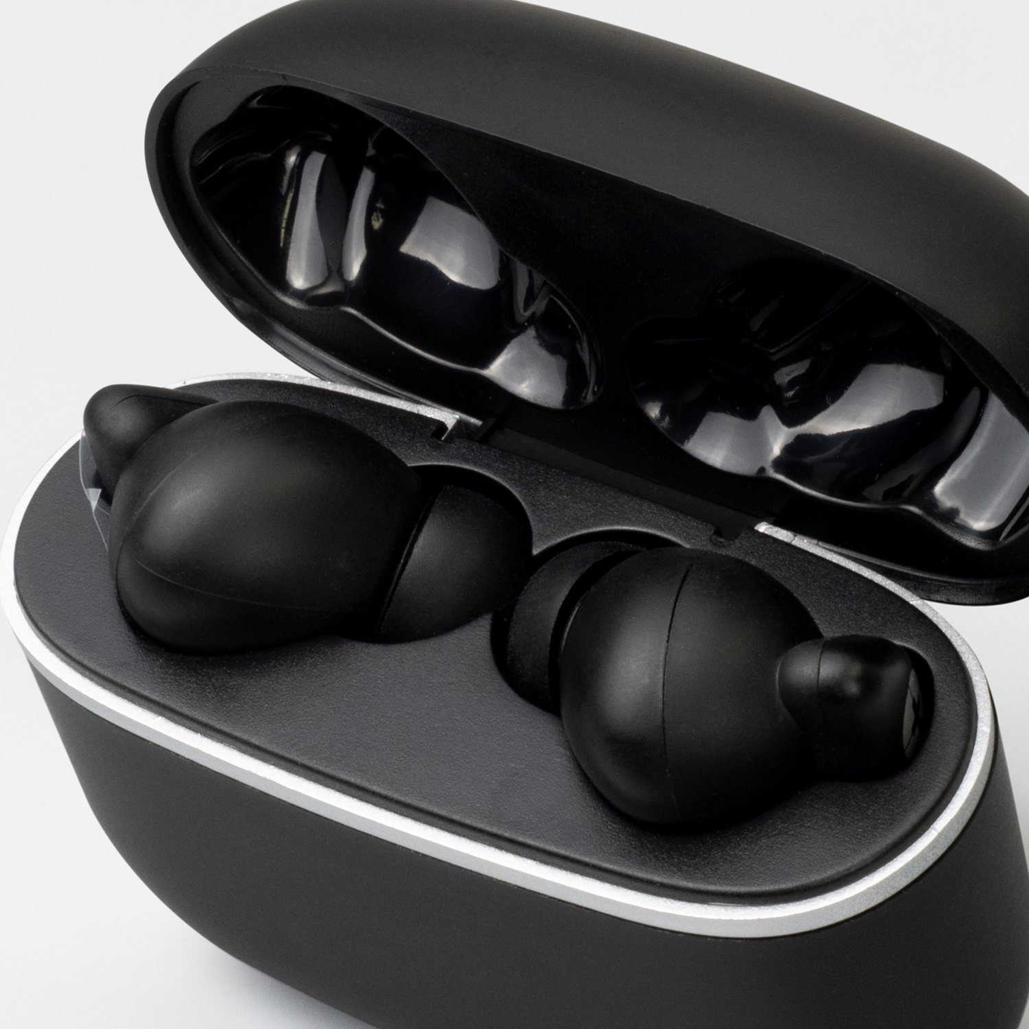 Swiss Peak TWS Earbuds 2.0 - Image 8