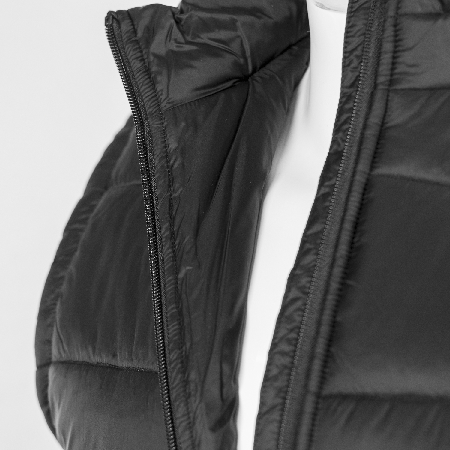 TRENDSWEAR Milford Mens Puffer Vest - Image 6