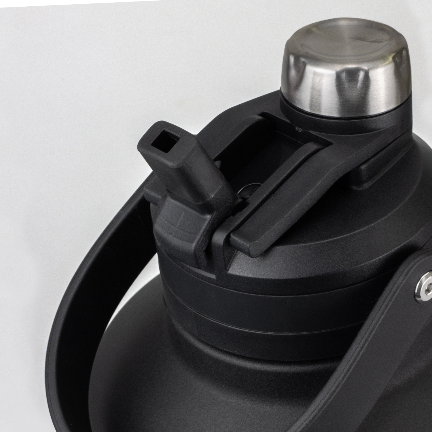 Grizzly Vacuum Bottle - 2L - Image 5